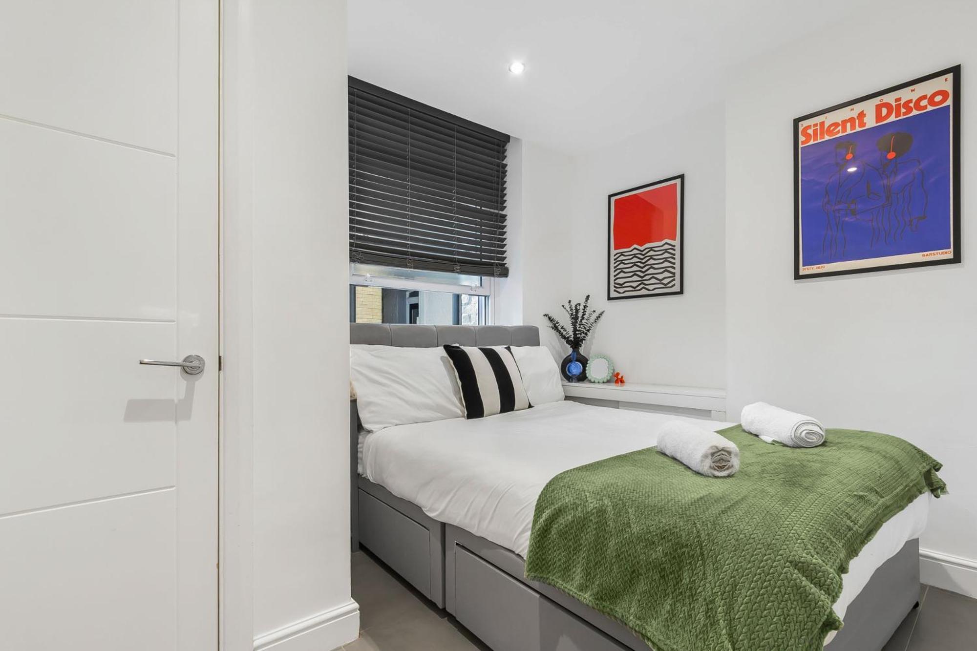 Apartment - Sleeps 3 - Near