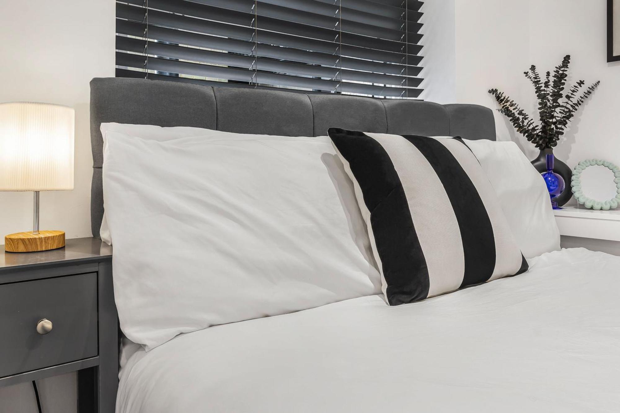 - Sleeps 3 - Near Brighton