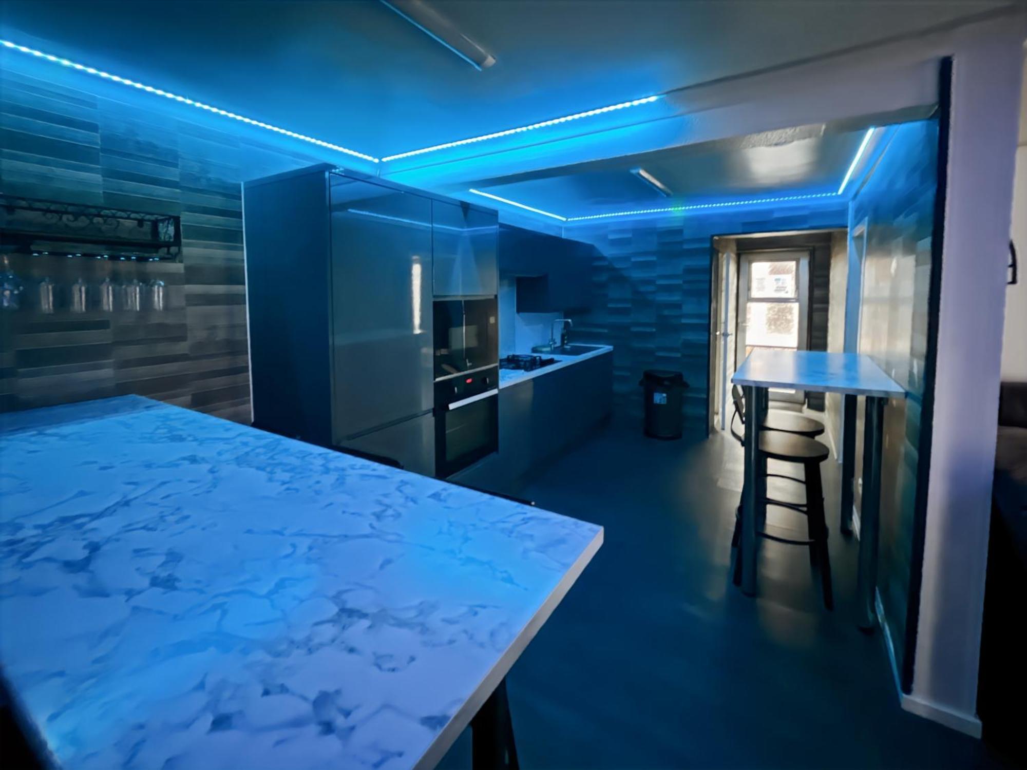 Apartment Family With Hot Tub & Sauna Sleeps 8
