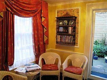 Hotel Pavilions 4*
