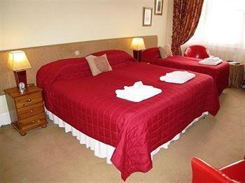Hotel Pavilions 4*