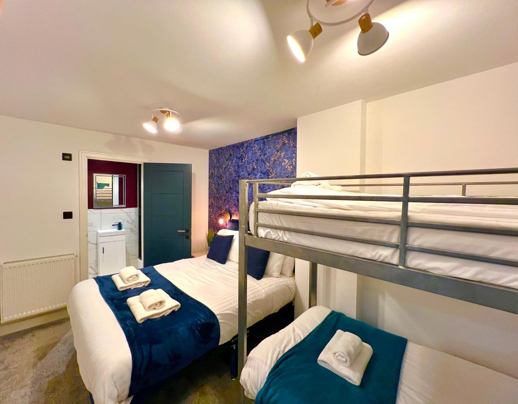 7 Bed House *