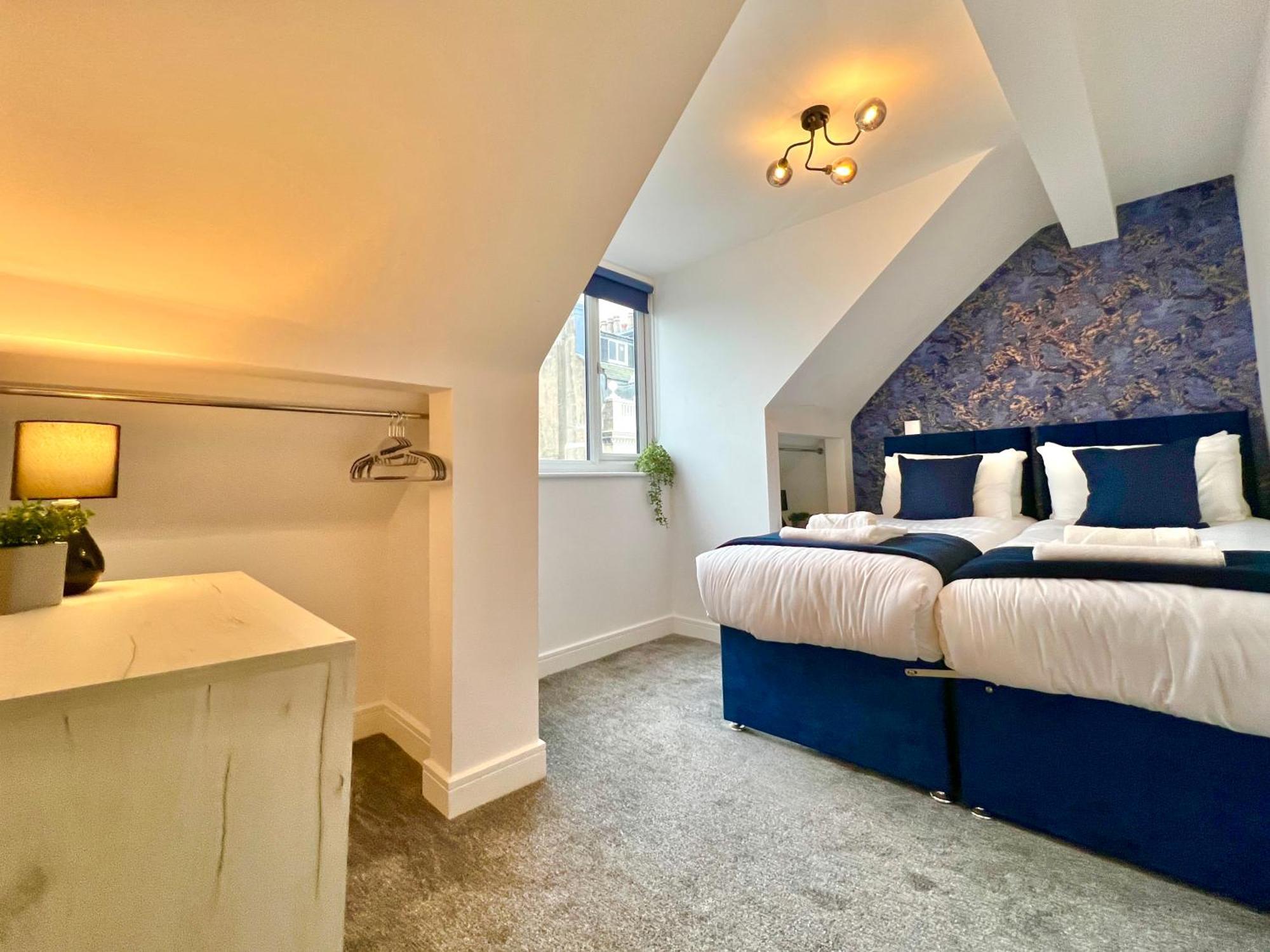 7 Bed House * Brighton