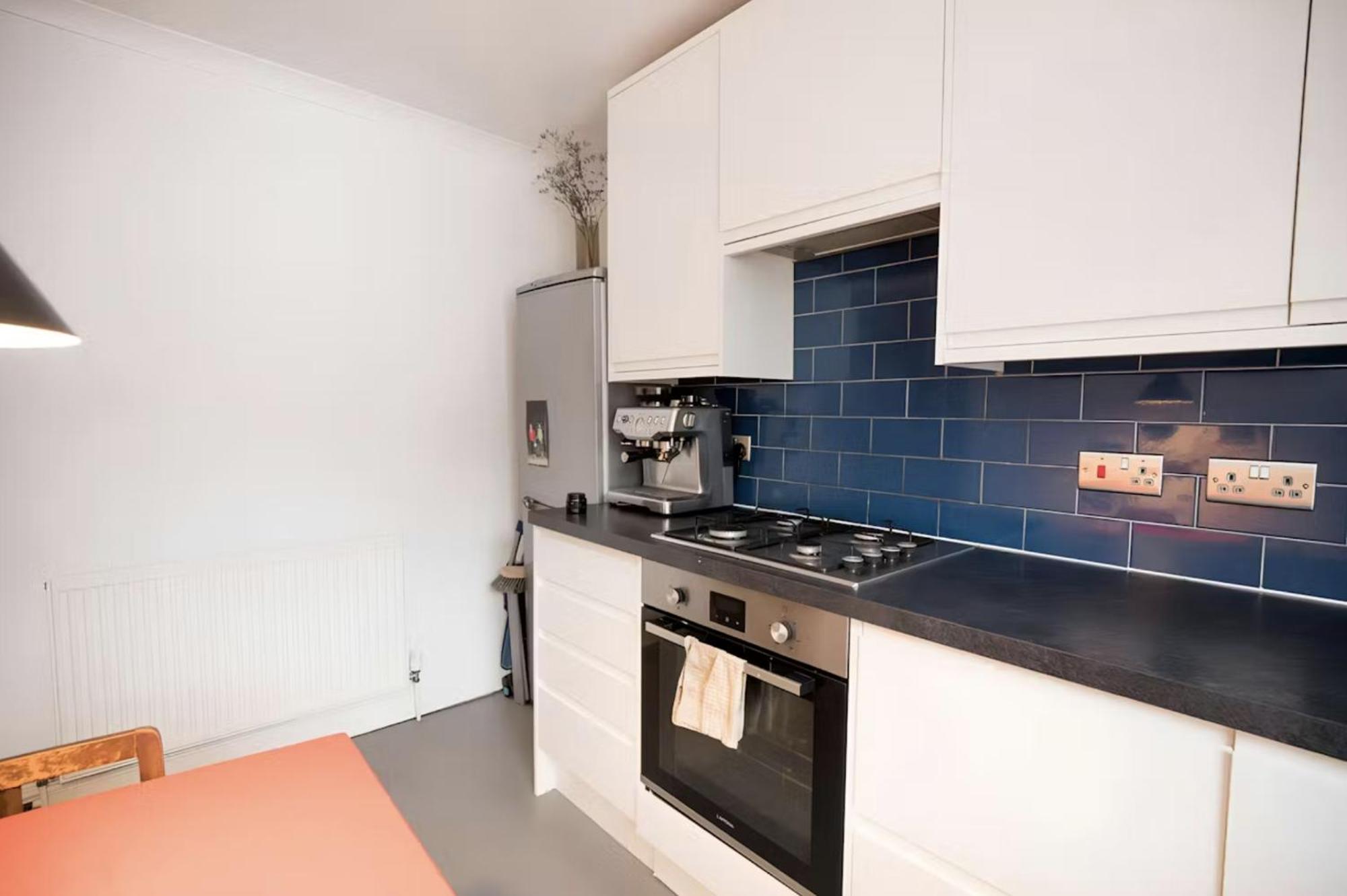 Mid Century Seaside Flat Apartment