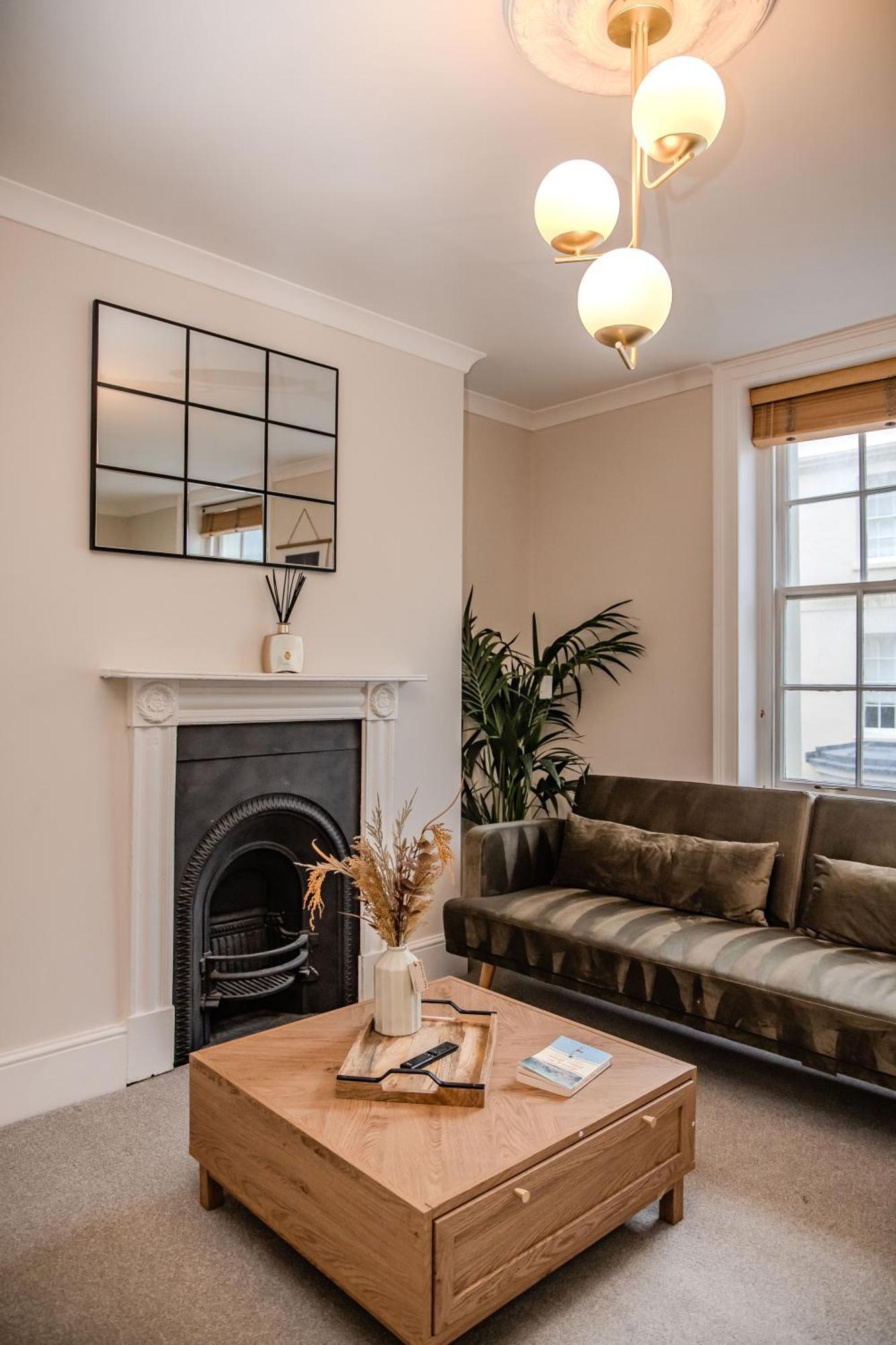 Apartment Elegant 1 Bedroom Flat Near Pier And Lively Kemptown *