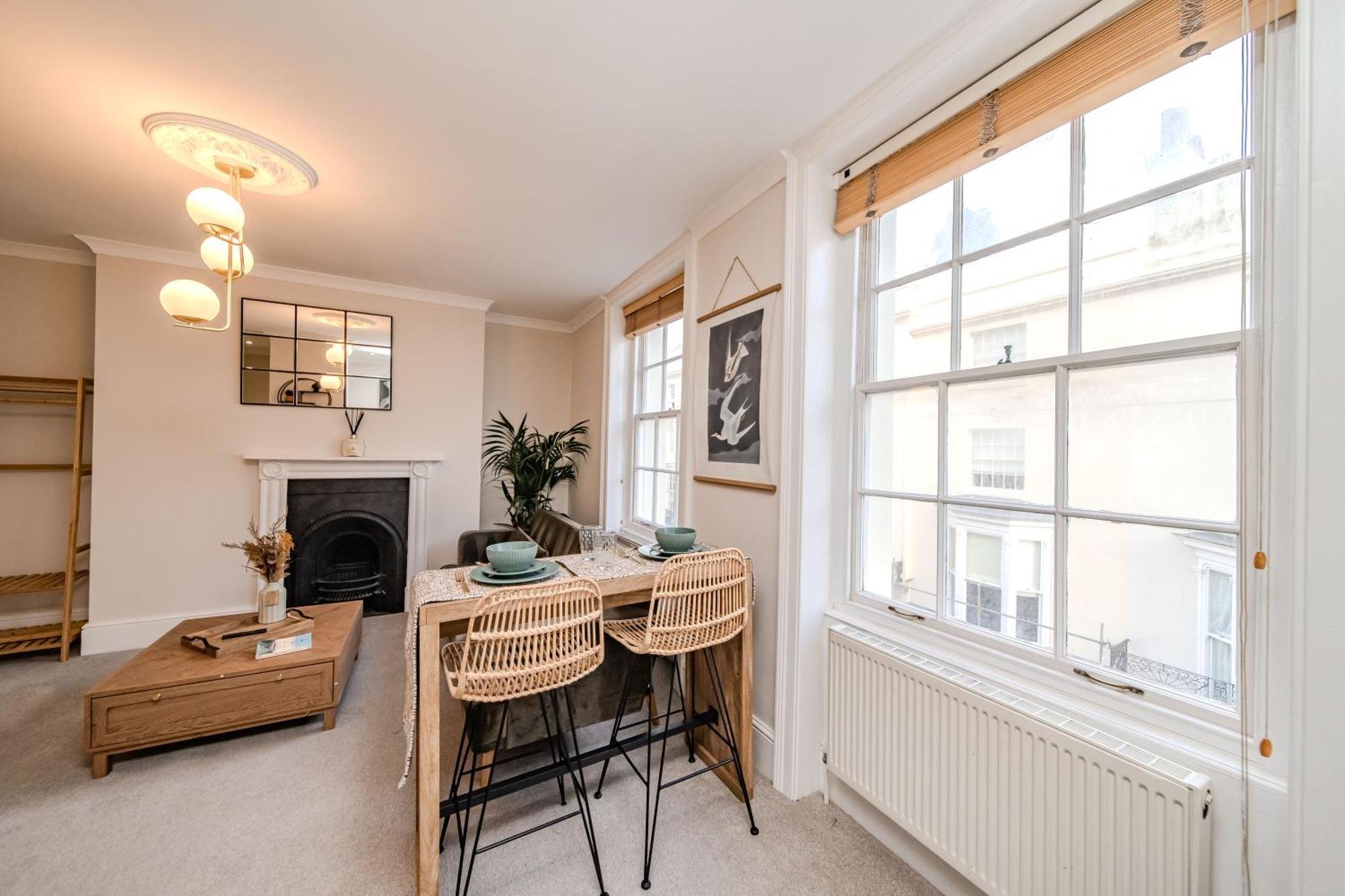 Elegant 1 Bedroom Flat Near Pier And Lively Kemptown Brighton