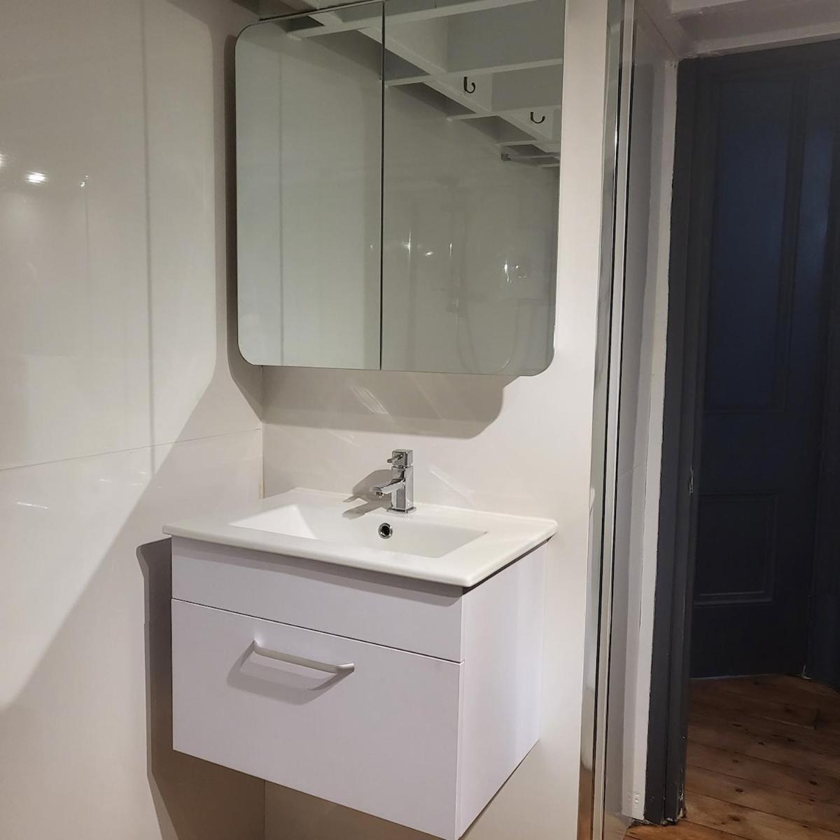 21 Mini Loft - Prime Location - - Quiet Apartment *