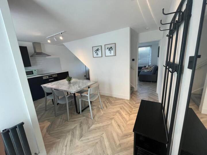 Apartment The Lanes Townhouse Retreat Pass The Keys *