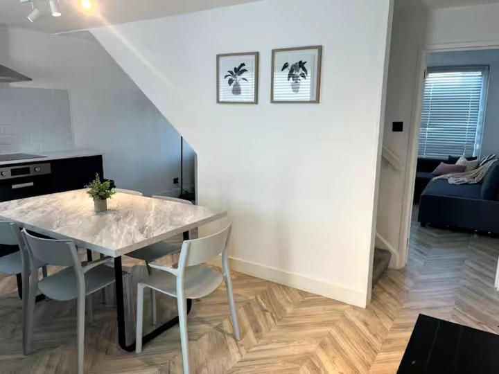 The Lanes Townhouse Retreat Pass The Keys * Brighton