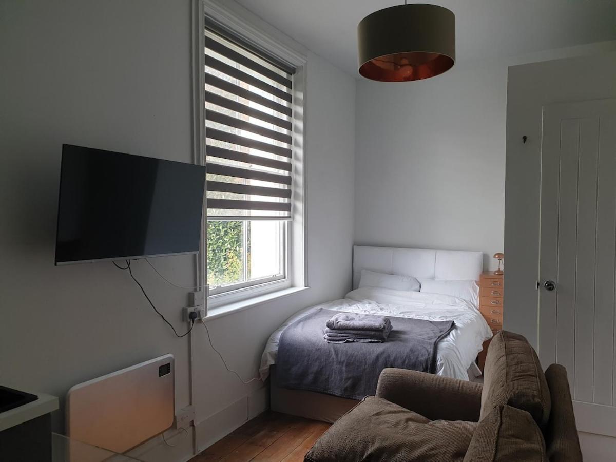 4 Compact - Prime Location - Quiet Apartment
