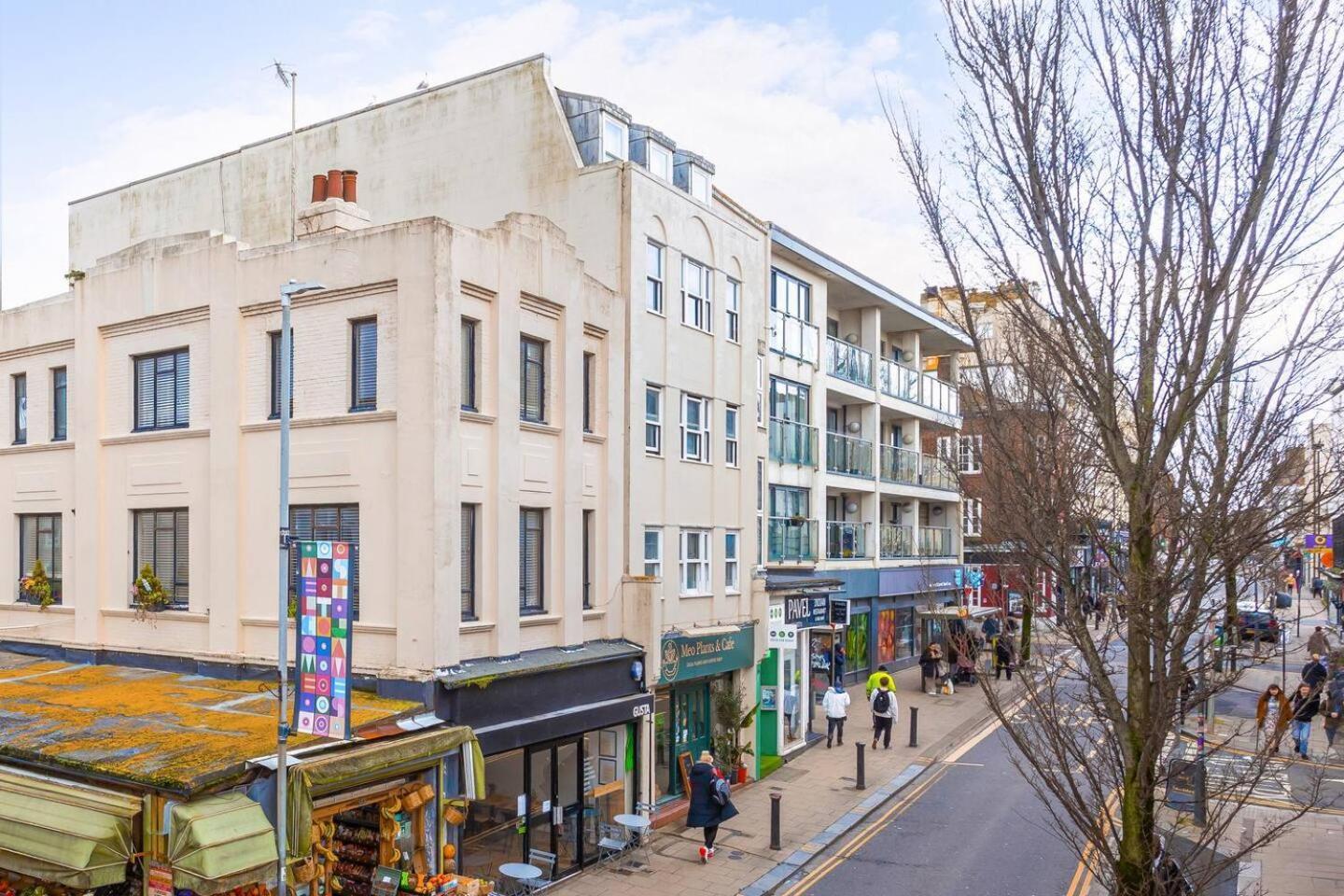 Fabulous In Centre Of St Street Brighton