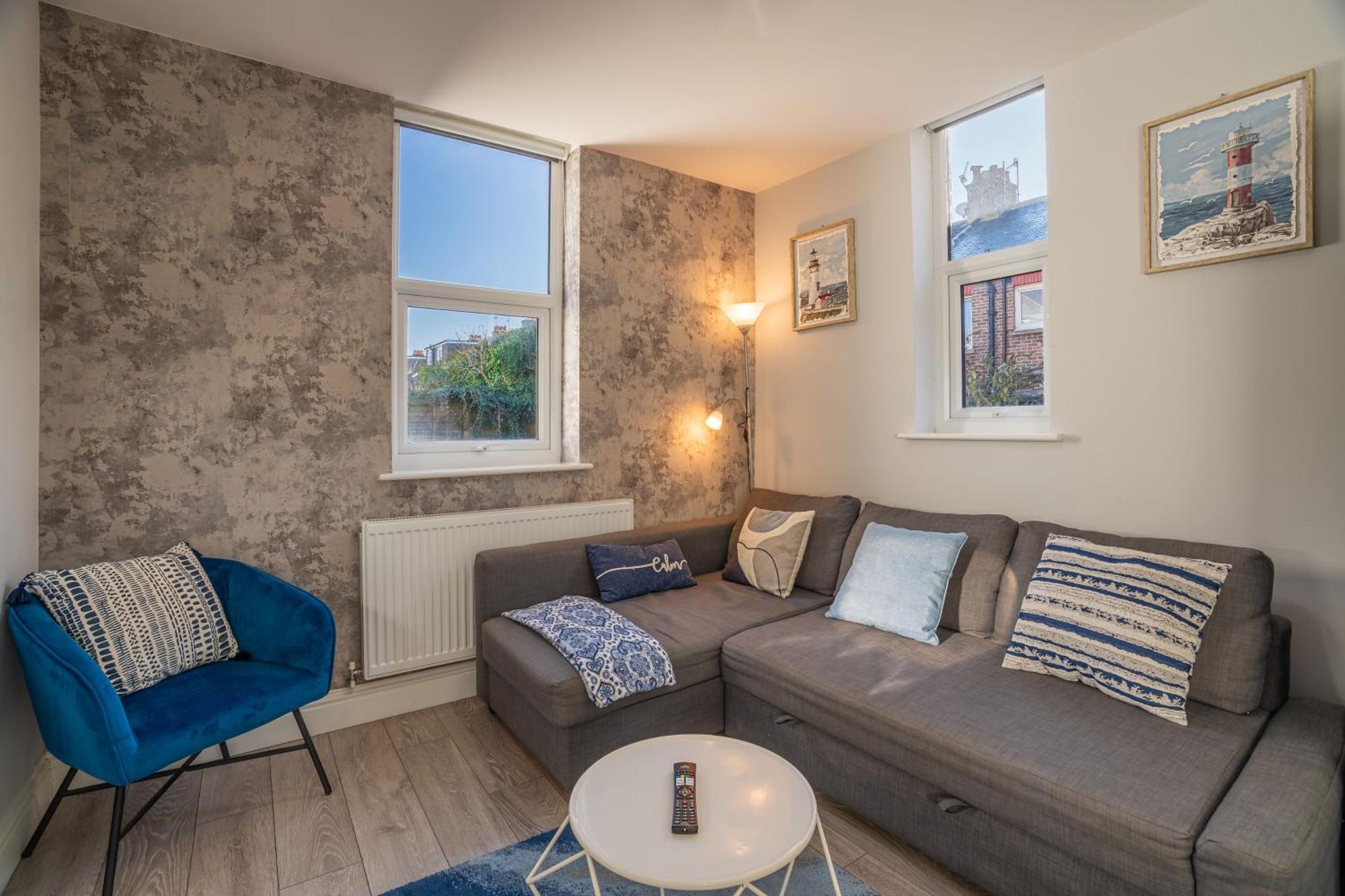 2 Bedroom, 2 Bathroom Garden Flat, By Primal Estates Short Lets In Brighton
