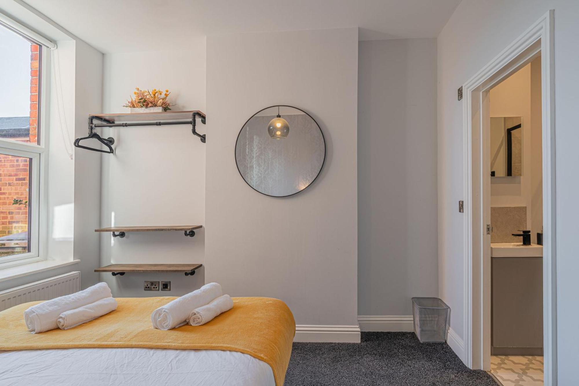 Apartment 2 Bedroom, 2 Bathroom Garden Flat, By Primal Estates Short Lets In Brighton