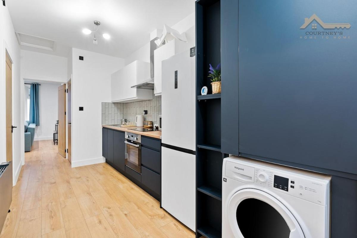 Modern Flat By Train St & Must-See Sights Apartment Brighton