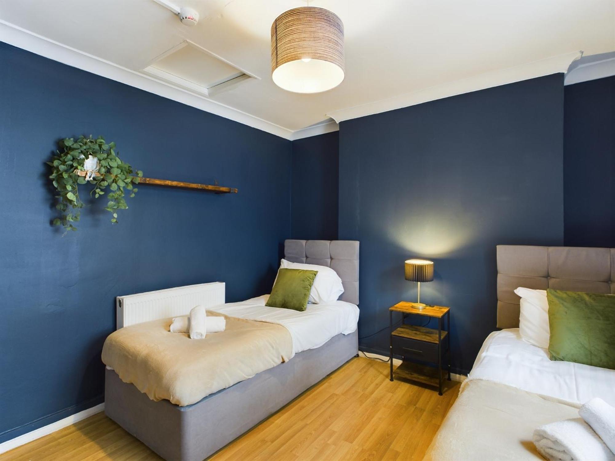 Pool Table 4 Bed Flat For 6 Guests Brighton
