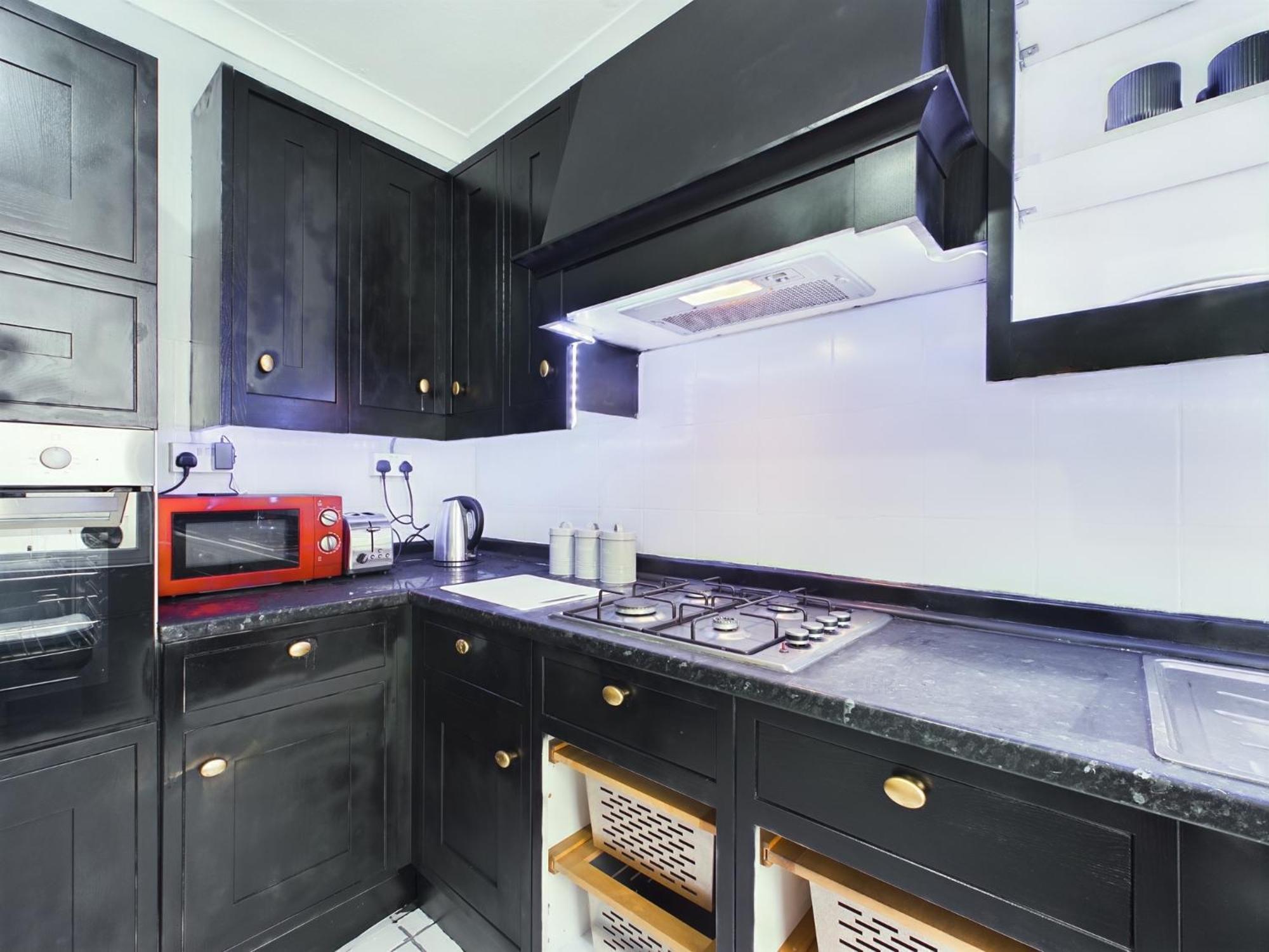 Pool Table 4 Bed Flat For 6 Guests Apartment Brighton