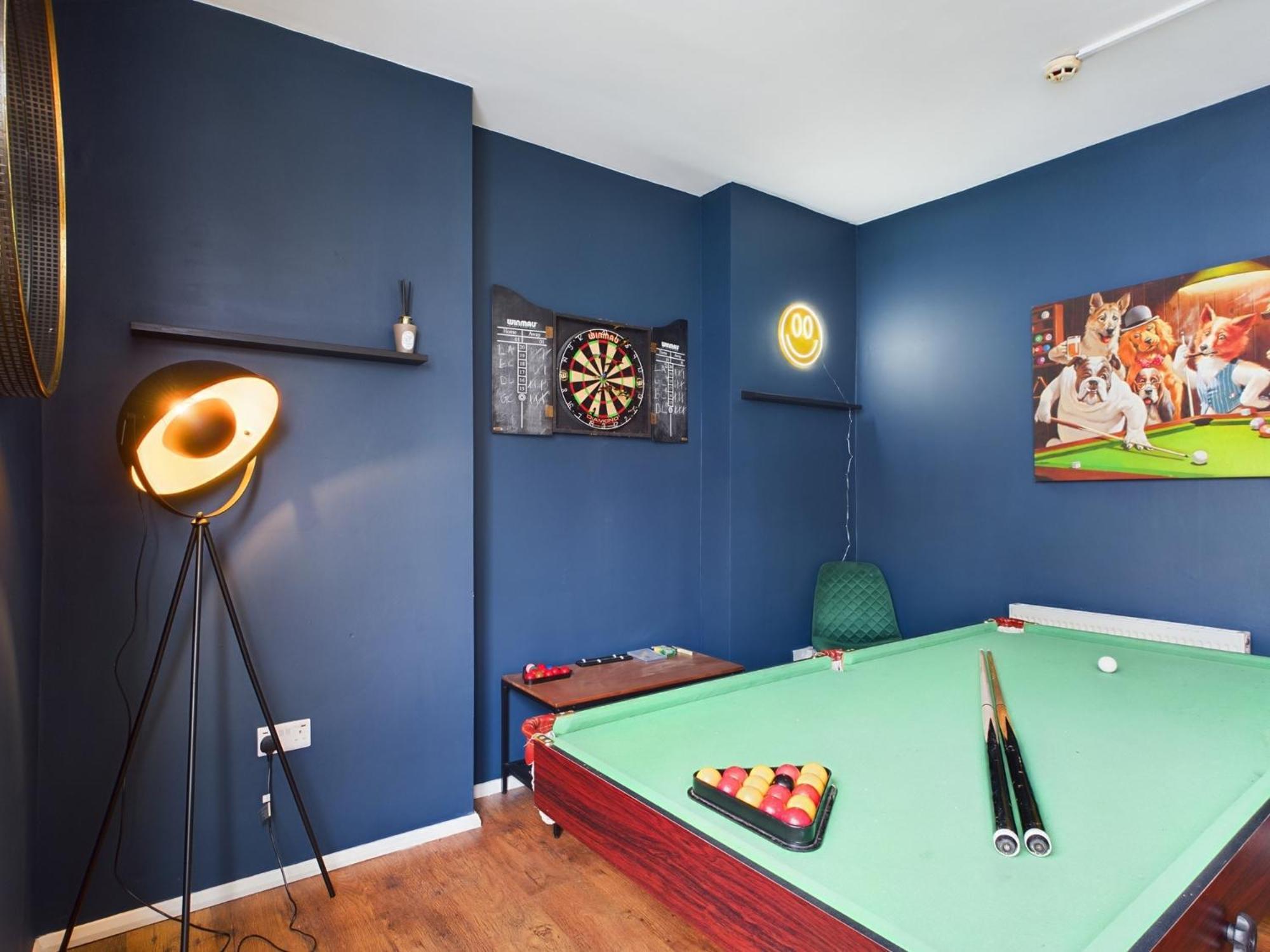 Pool Table 4 Bed Flat For 6 Guests Apartment *