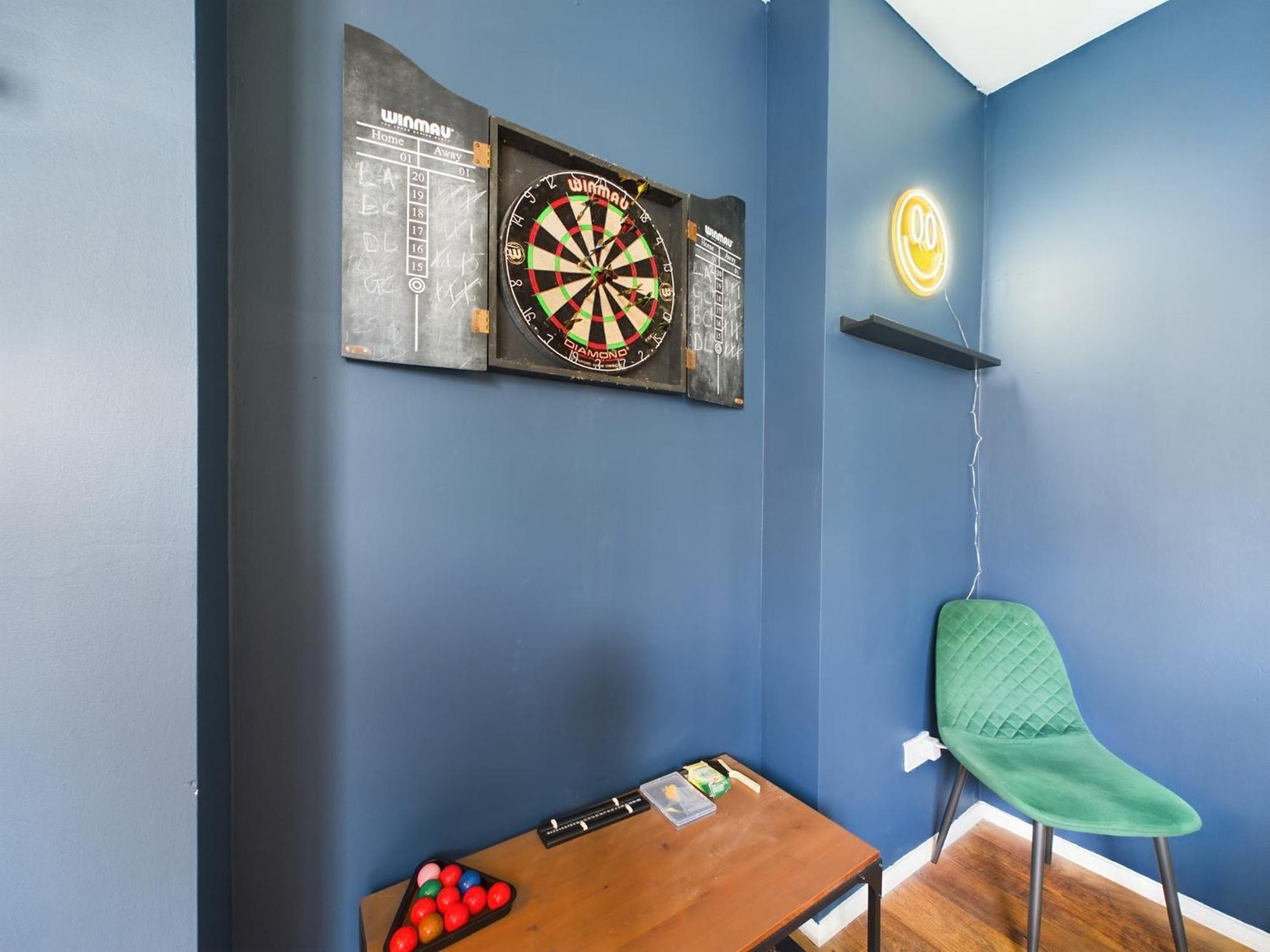 Pool Table 4 Bed Flat For 6 Guests * Brighton