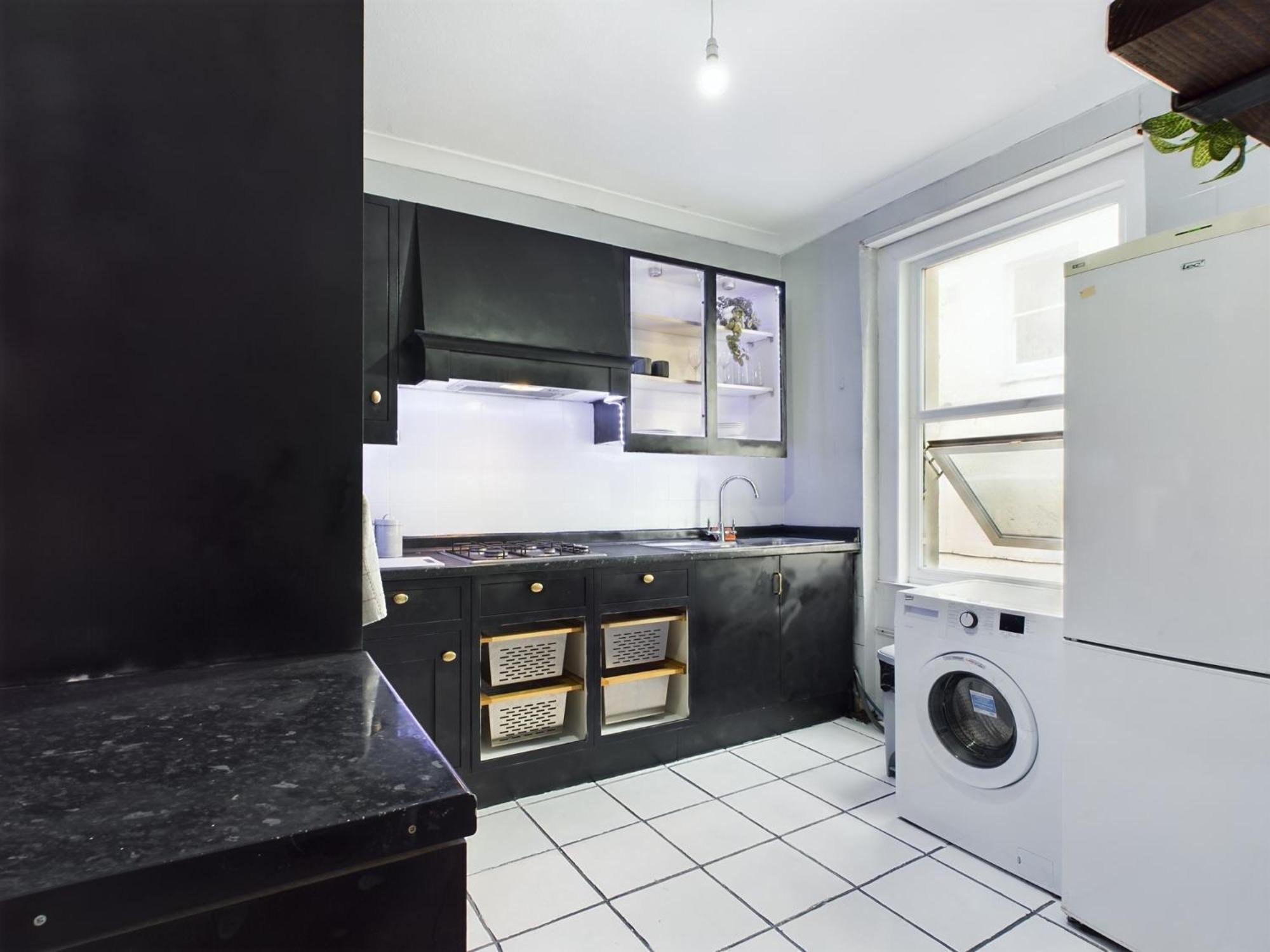 Pool Table 4 Bed Flat For 6 Guests Apartment