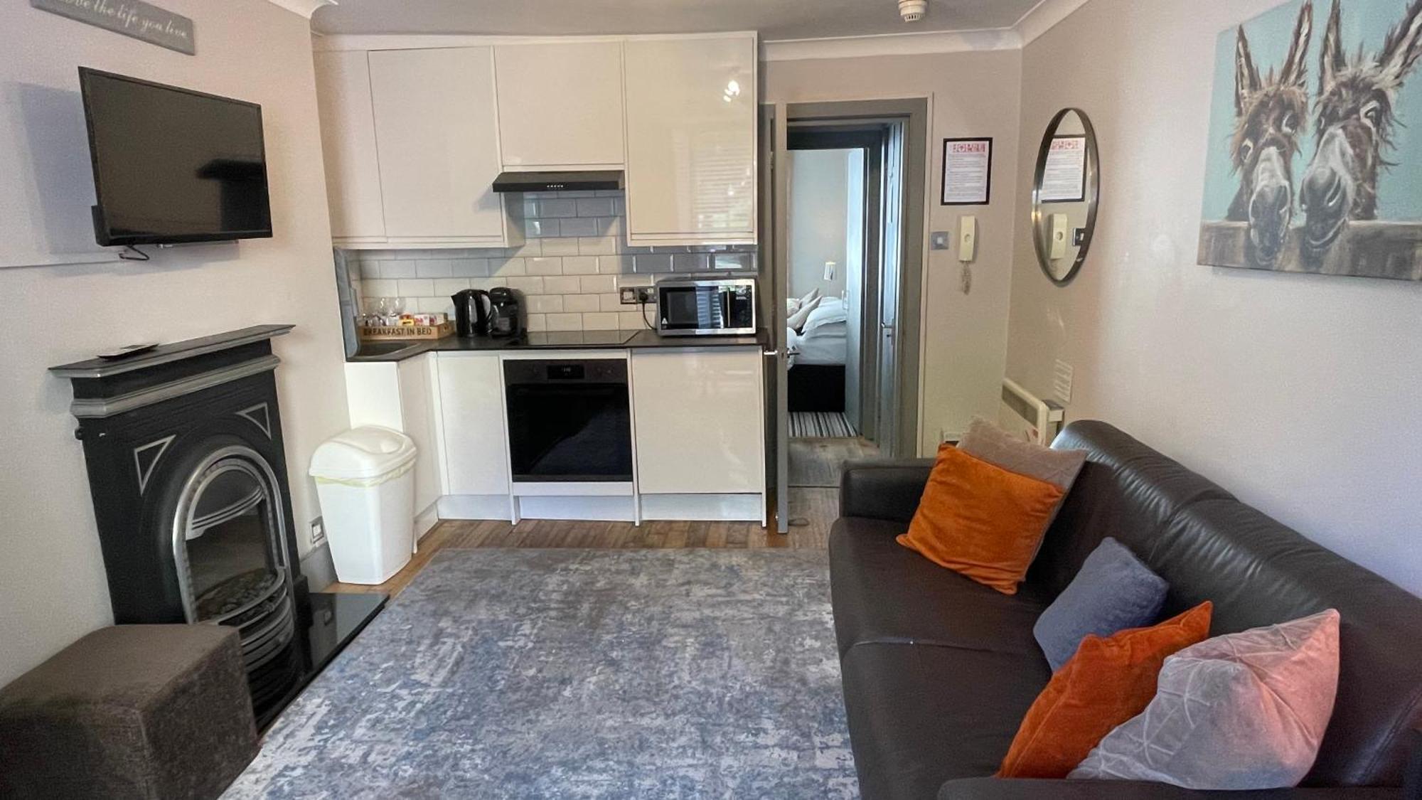 Ei8ht Guest 4*