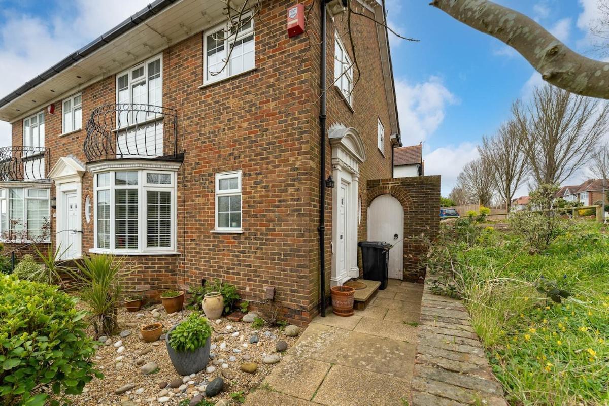 Holiday home New Perfect 3 Bed House And Parking Brighton