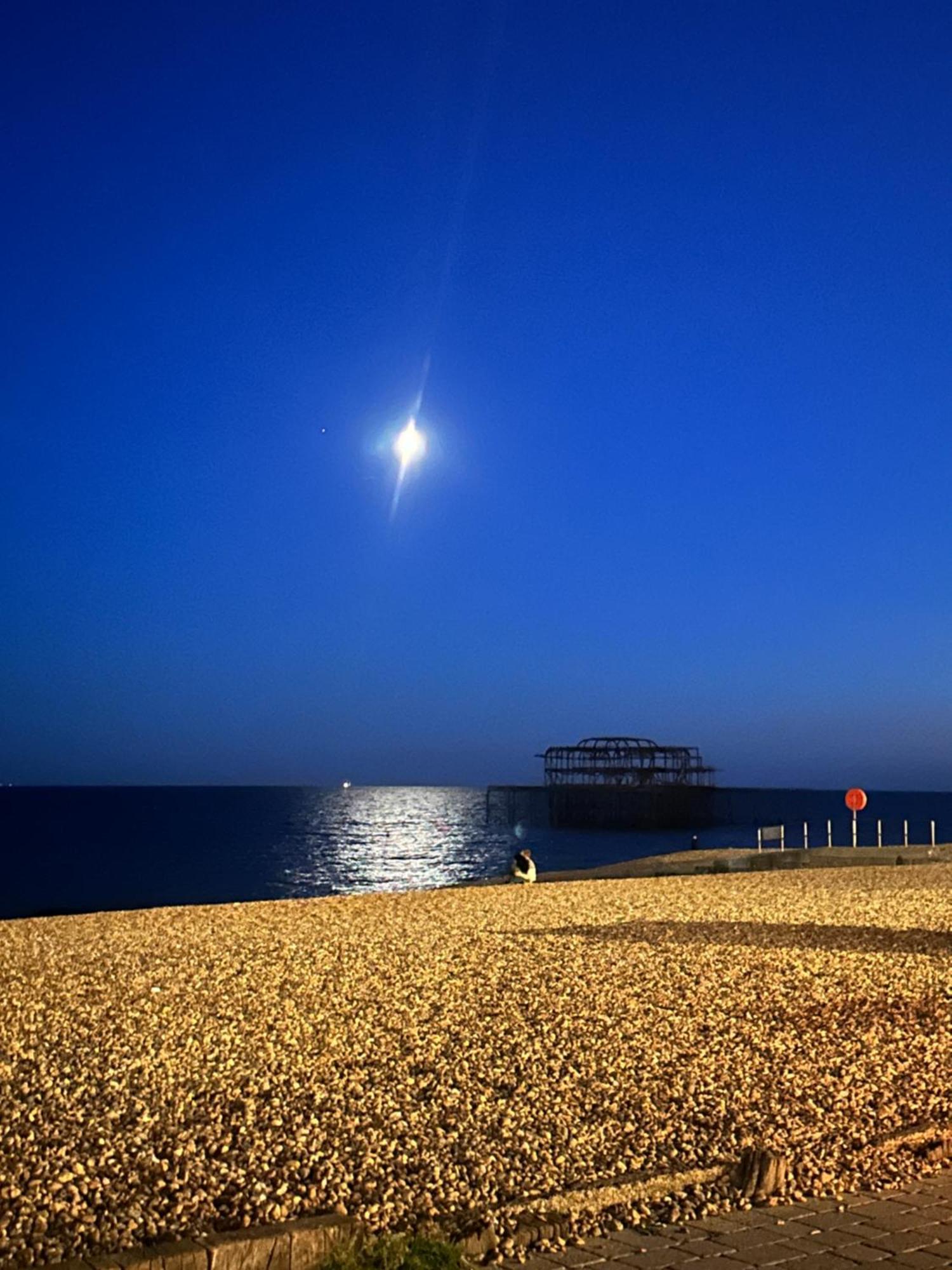 Best Location,4-Br House,Churchill Square Car Park & Sea-2 Min, Brighton Conference Centre 3 Min, Shops, Restaurants, I-360, Pier - Walking Distance Apartment Brighton