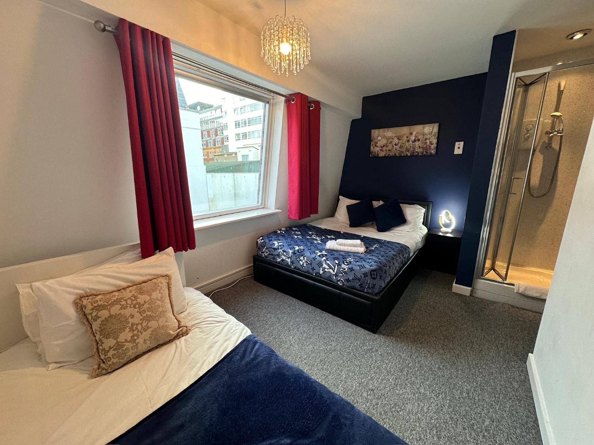 Best Location,4-Br House,Churchill Square Car Park & Sea-2 Min, Brighton Conference Centre 3 Min, Shops, Restaurants, I-360, Pier - Walking Distance *