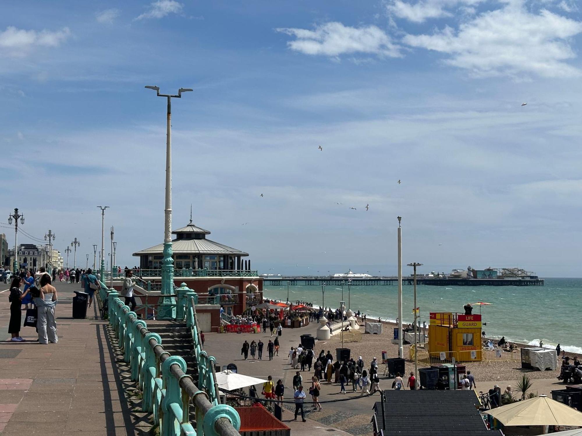 Apartment Best Location,4-Br House,Churchill Square Car Park & Sea-2 Min, Brighton Conference Centre 3 Min, Shops, Restaurants, I-360, Pier - Walking Distance