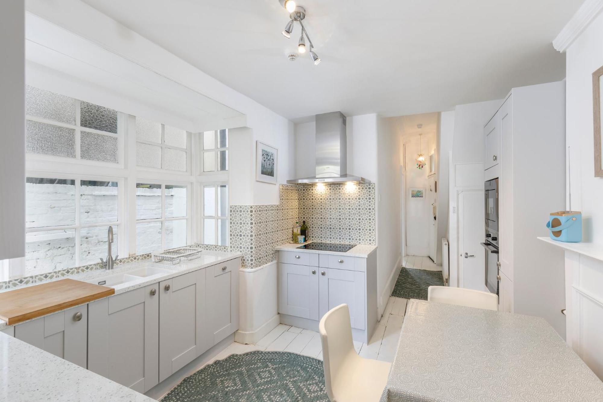 Flat W Large Garden Apartment