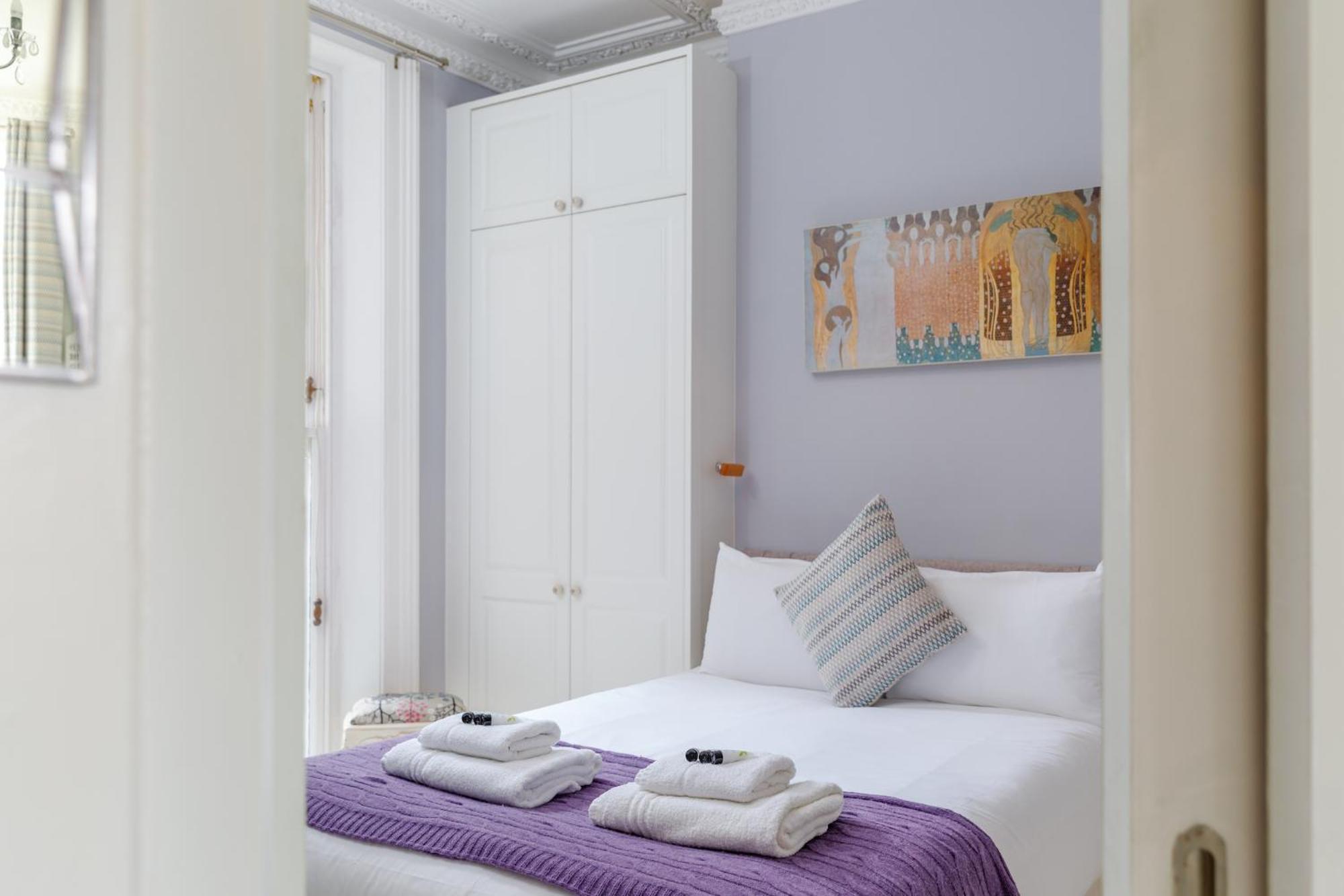 Flat W Large Garden Apartment
