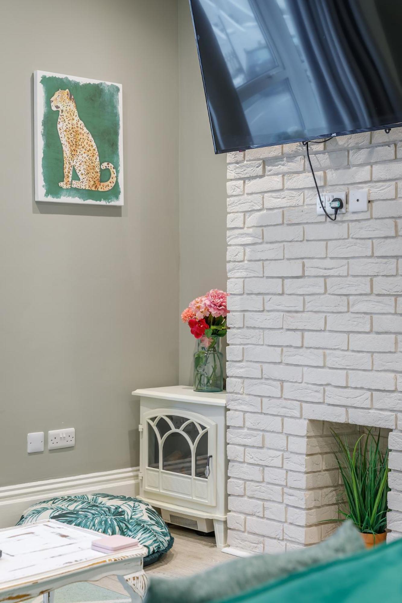 6 Bedroom Townhouse * Brighton