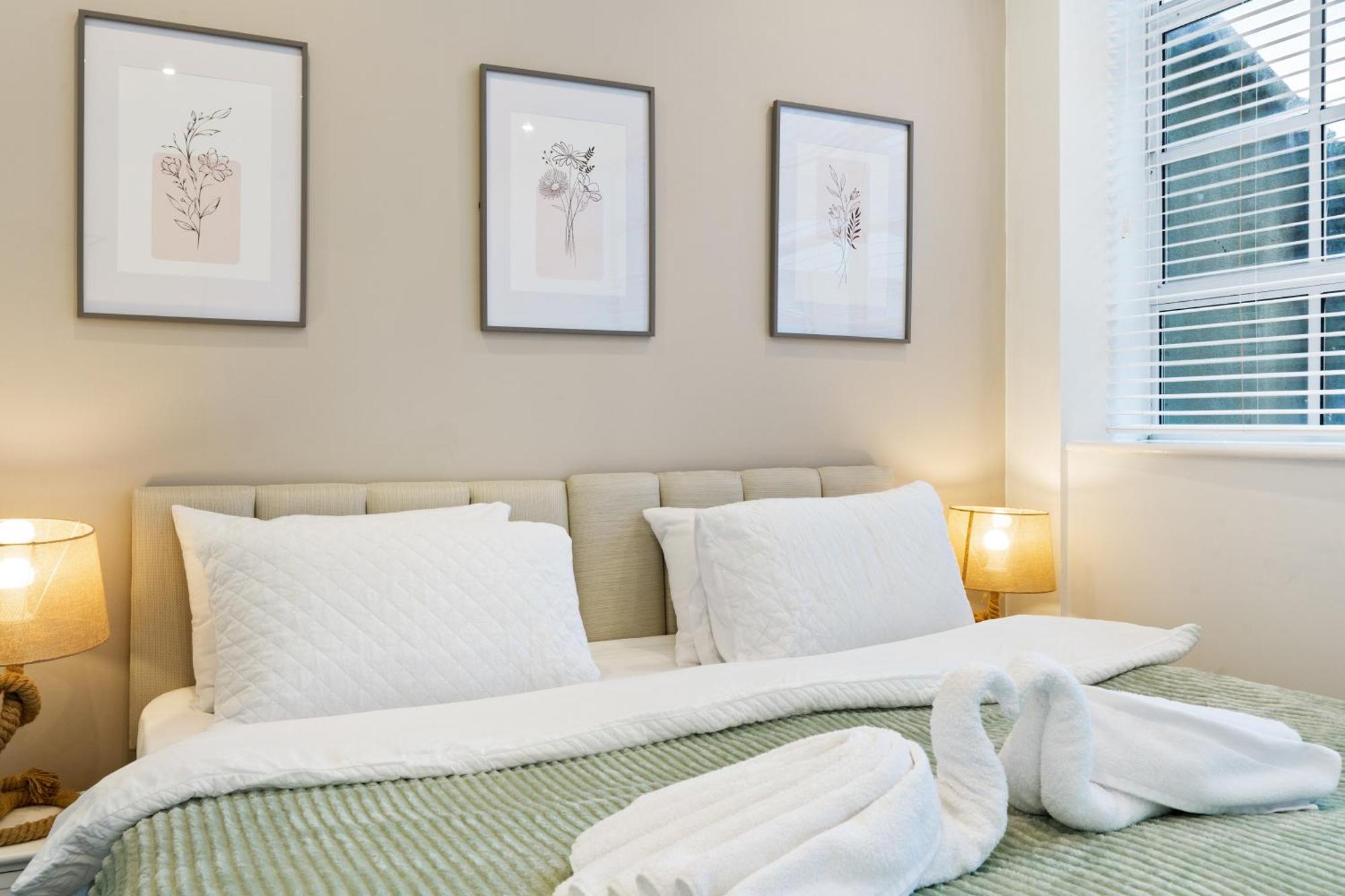 Luxury 2 Bed With En-suite, Near & Centre *