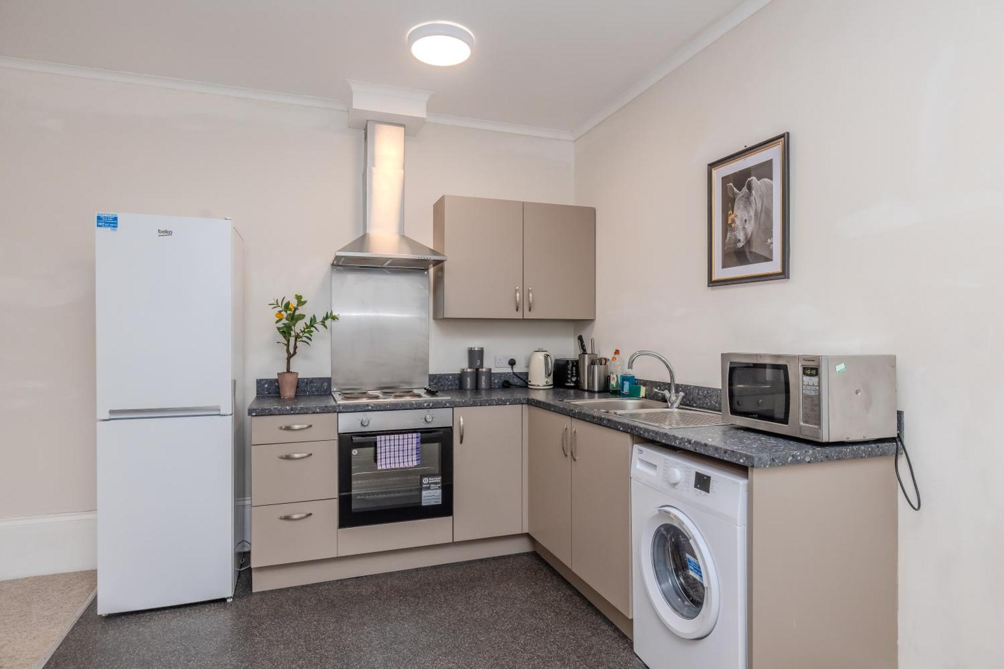 Spacious 2 Bedroom Flat Next To Sleep 6 Guests Rft Brighton