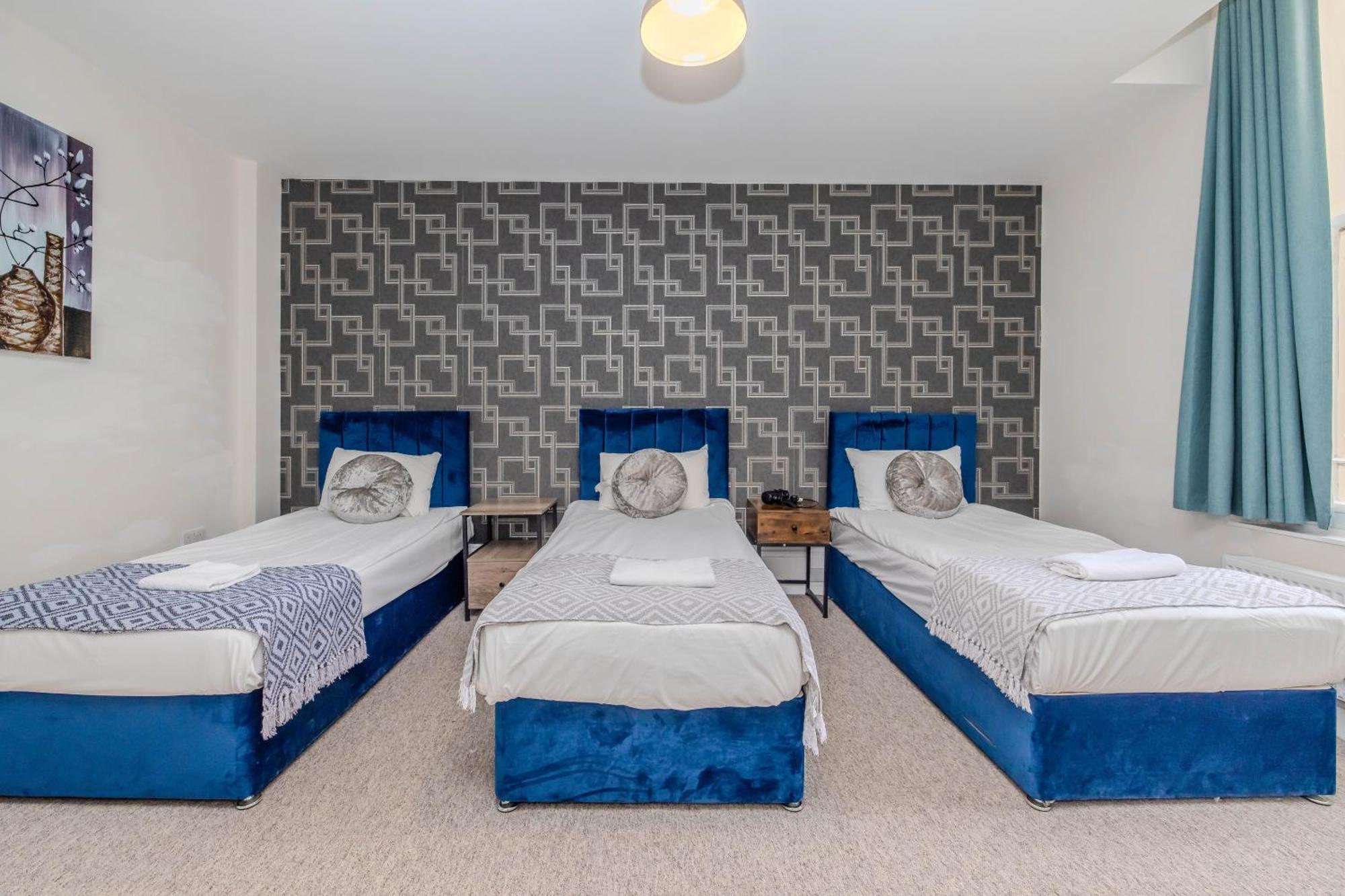 Spacious 2 Bedroom Flat Next To Sleep 6 Guests Rft * Brighton