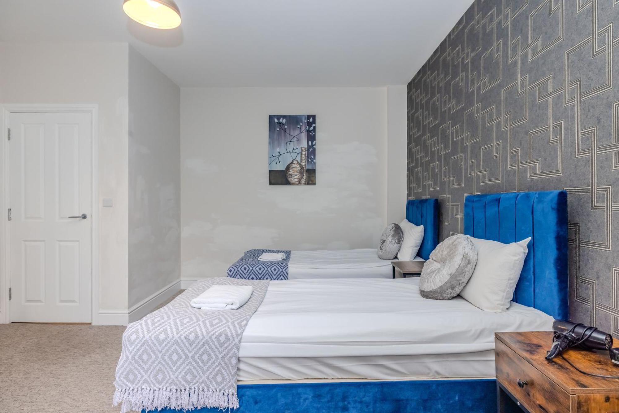 Apartment Spacious 2 Bedroom Flat Next To Sleep 6 Guests Rft