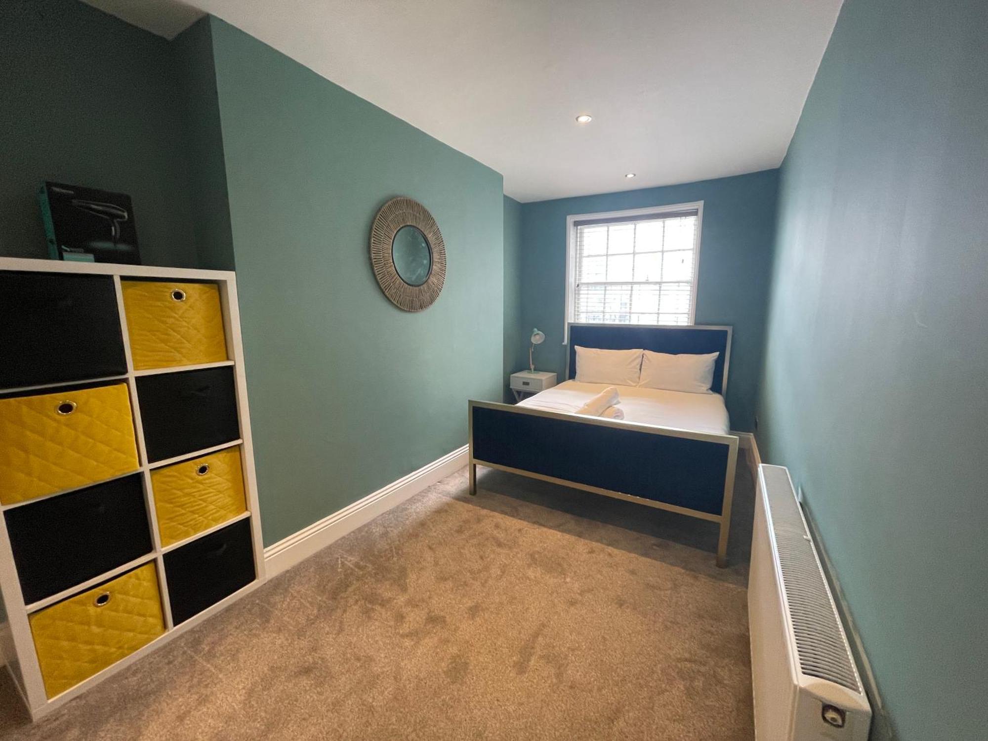 Beautiful 2 Bedroom Flat Next To Sleep 6