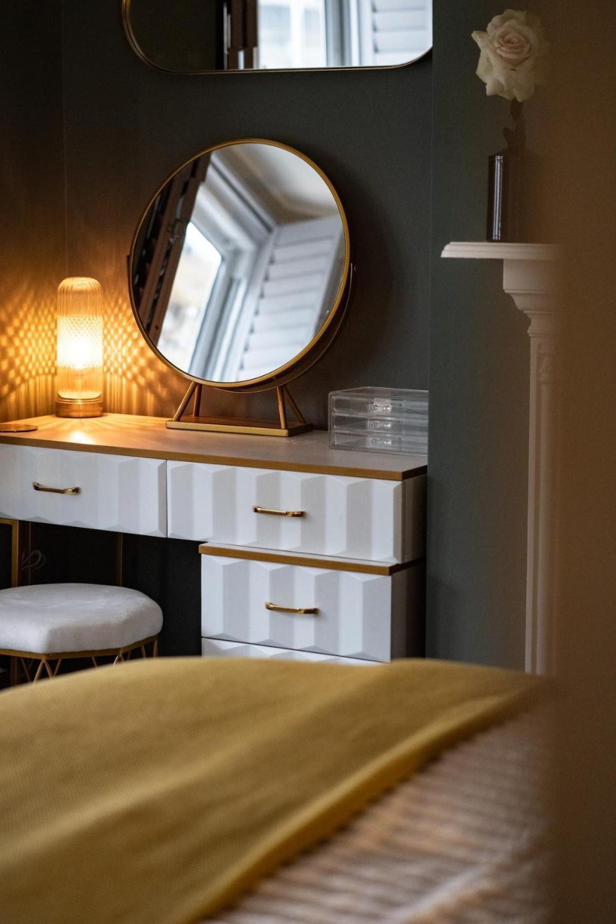 Holiday home Stylish Haven, Sleeps 1 To 7, Free Parking Brighton