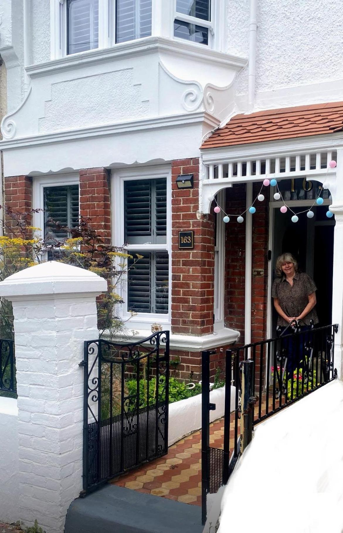 Stylish Haven, Sleeps 1 To 7, Free Parking *