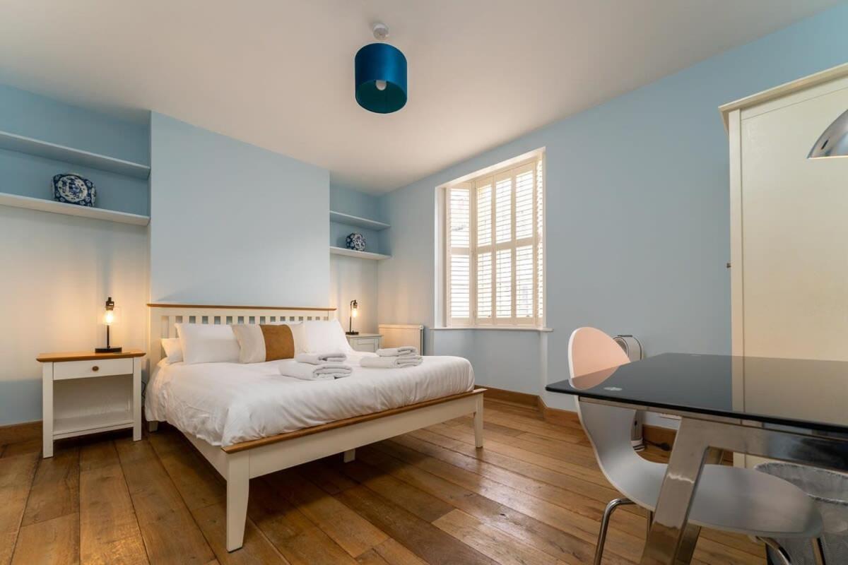 Host & - Blue Hues On Over Street Holiday home