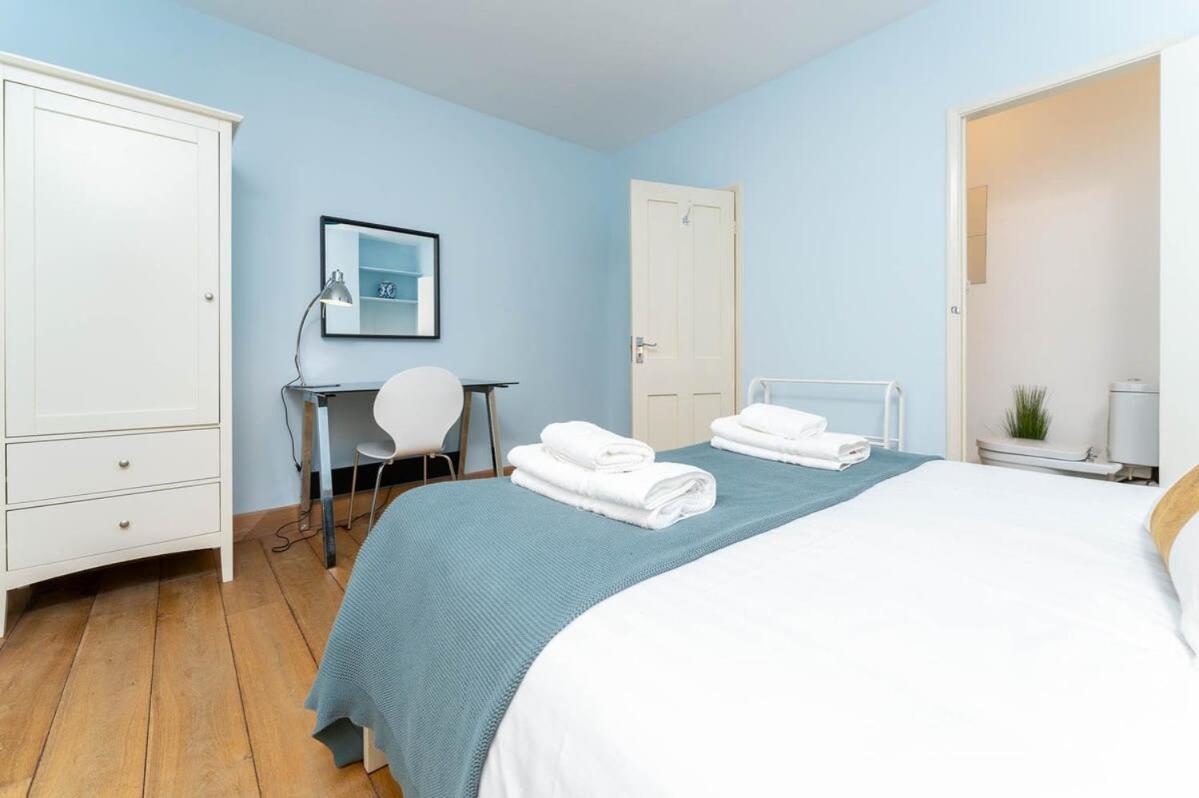 Host & - Blue Hues On Over Street Holiday home *