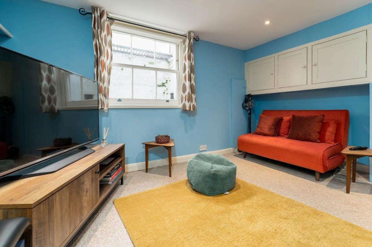Host & - Blue Hues On Over Street Holiday home