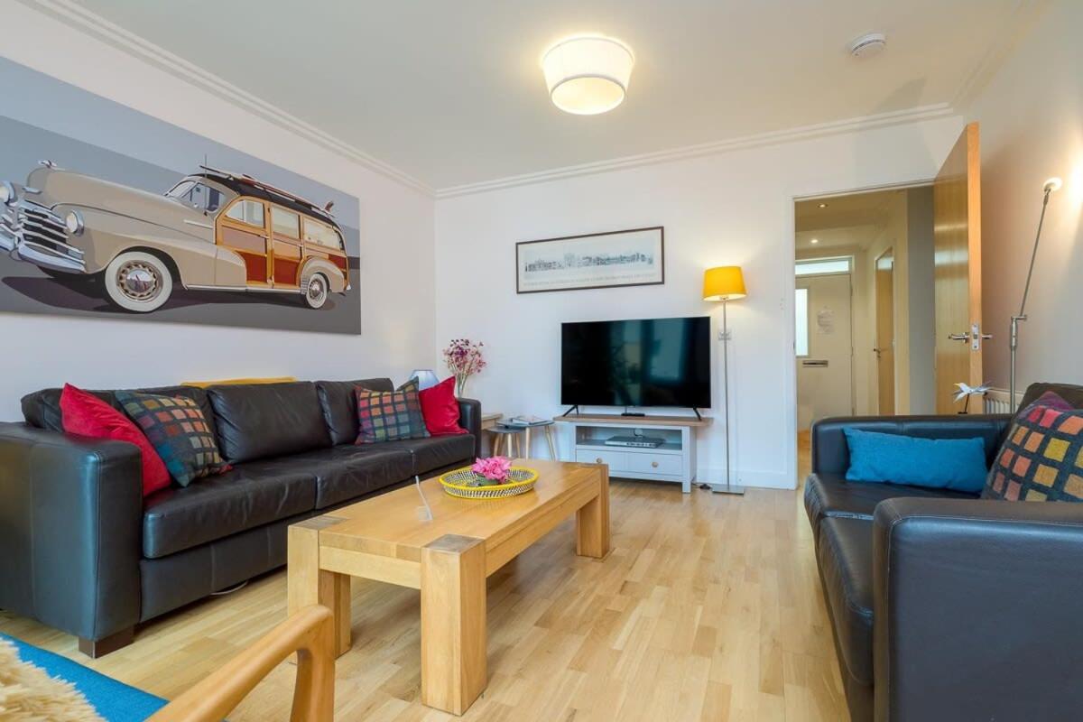 Host & - Kingscote Townhouse