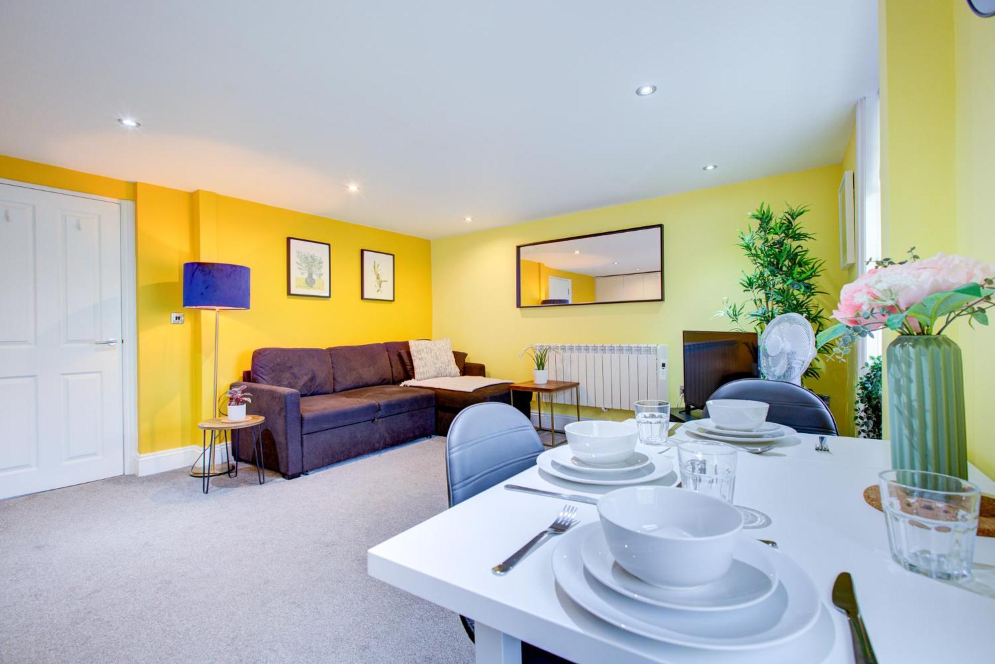 For 4 By The Pier - Flat 3 *