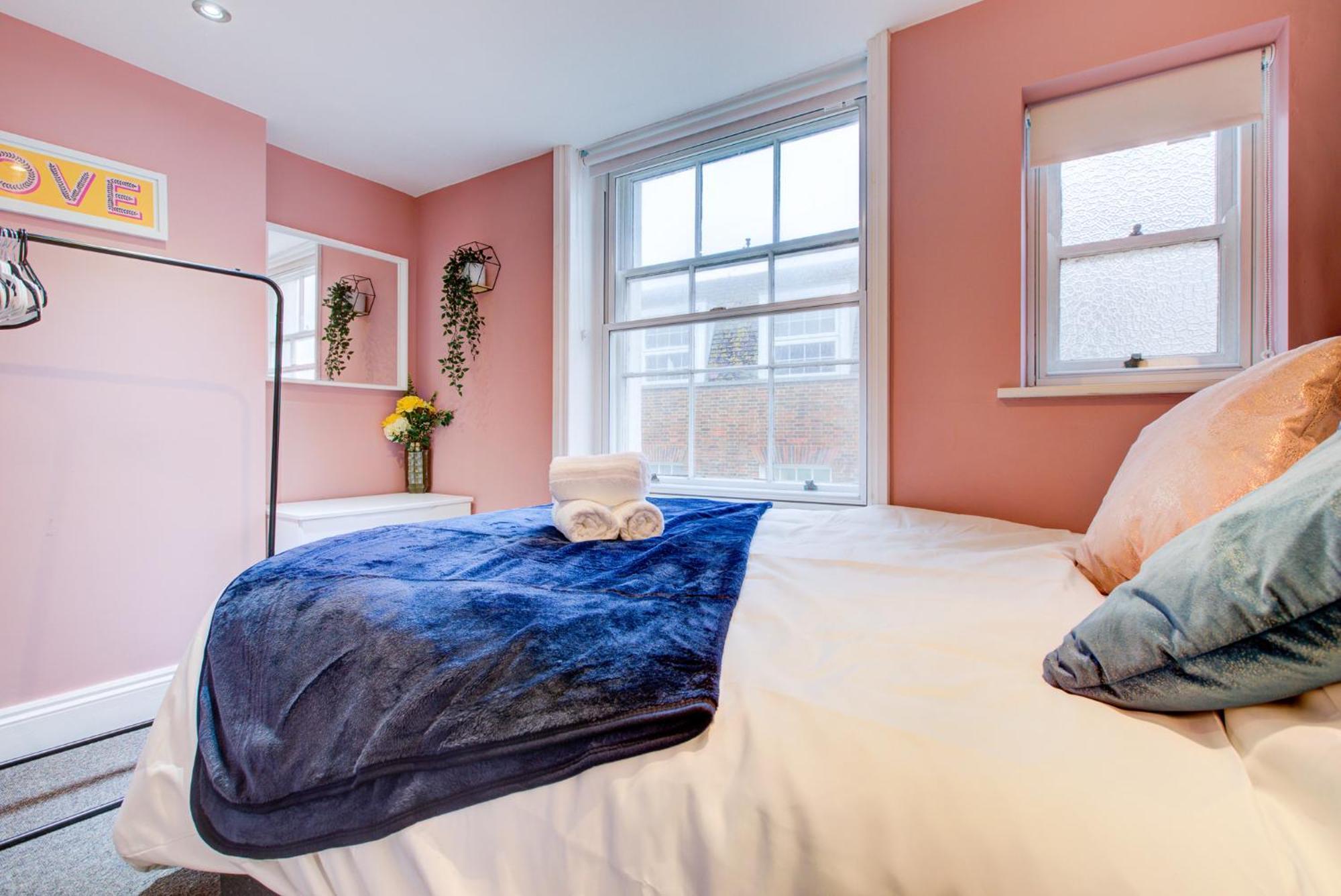 Apartment For 4 By The Pier - Flat 3 *