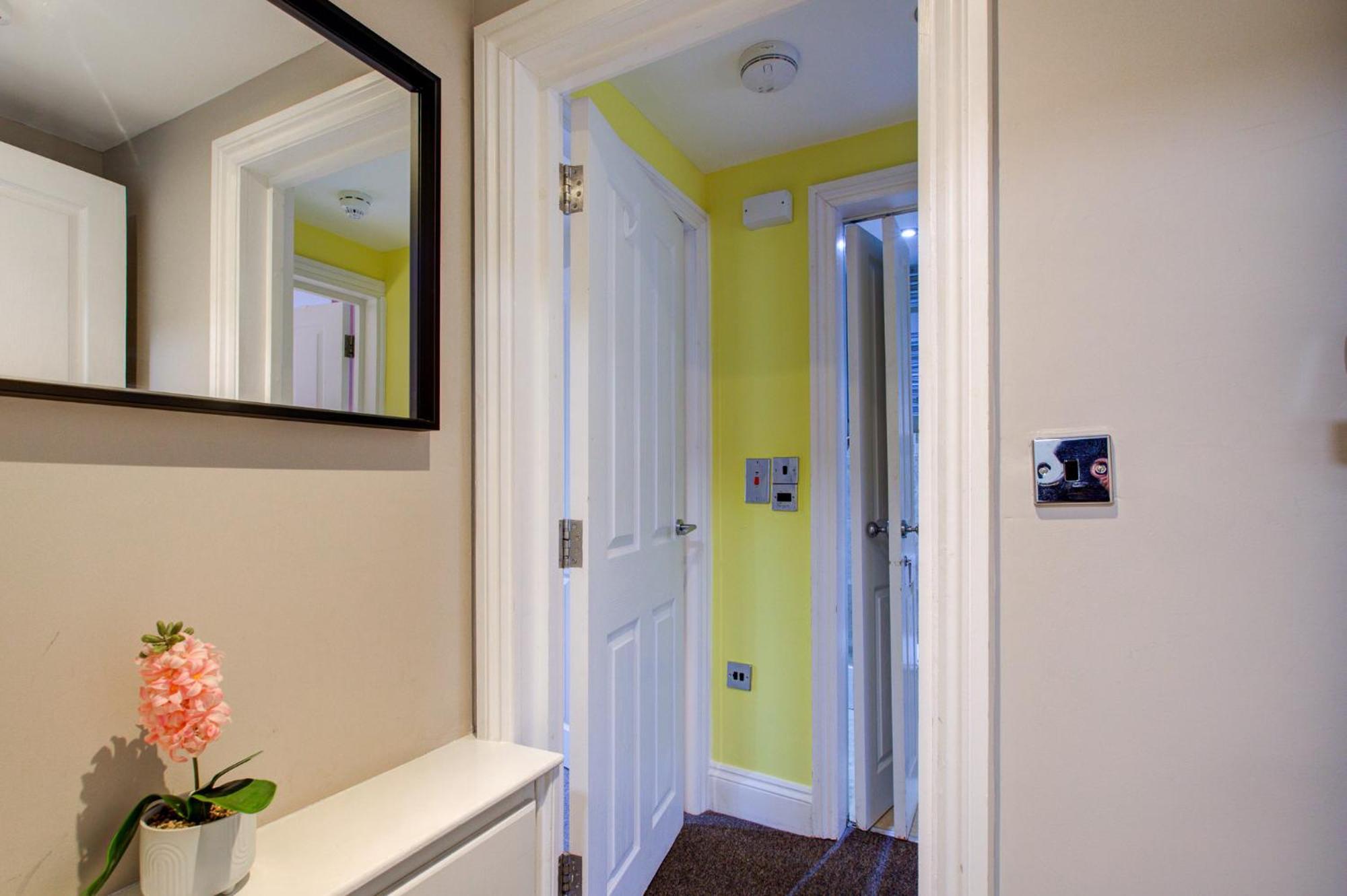 Apartment For 4 By The Pier - Flat 3 *