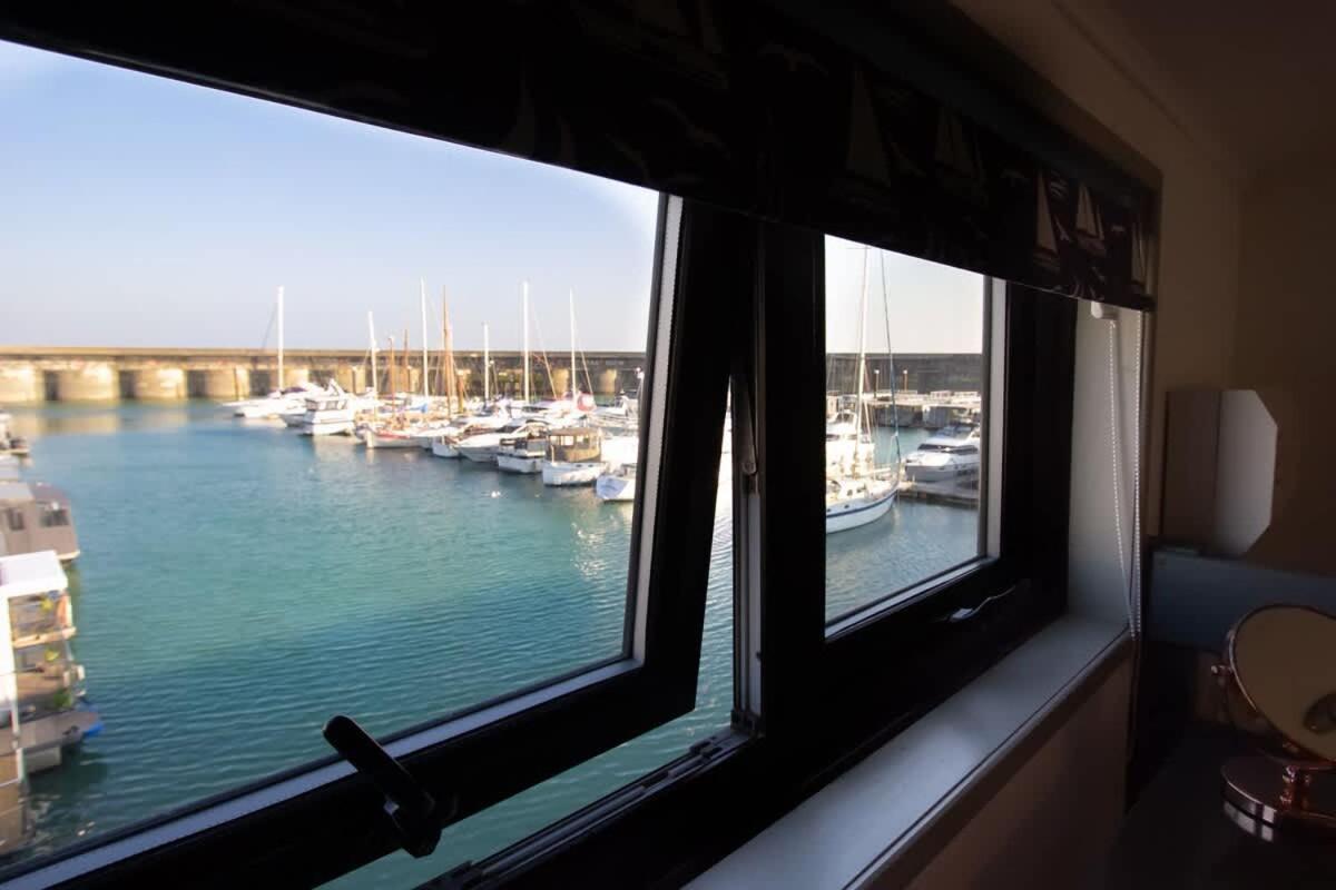 Harbour Hideaway - Free Parking Holiday home Brighton