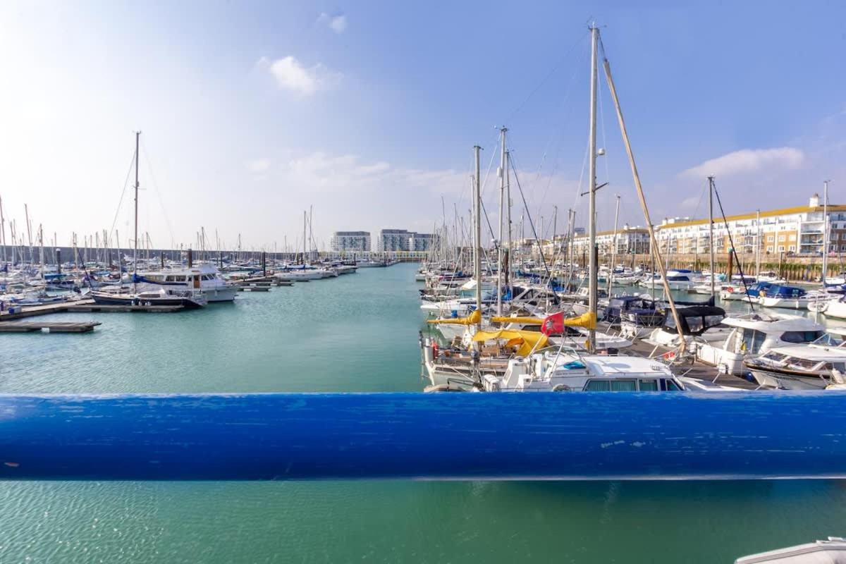 Harbour Hideaway - Free Parking Holiday home *