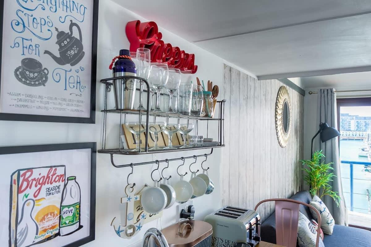 Harbour Hideaway - Free Parking Holiday home *