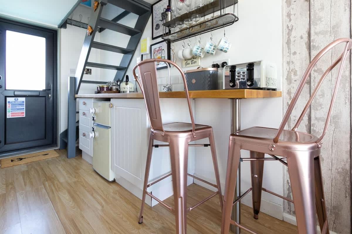 Harbour Hideaway - Free Parking Holiday home *