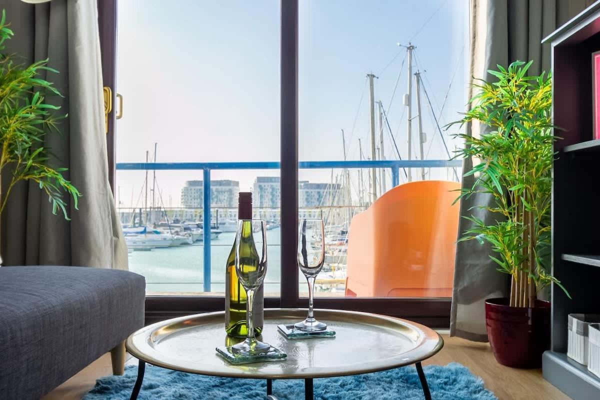 Harbour Hideaway - Free Parking Holiday home *